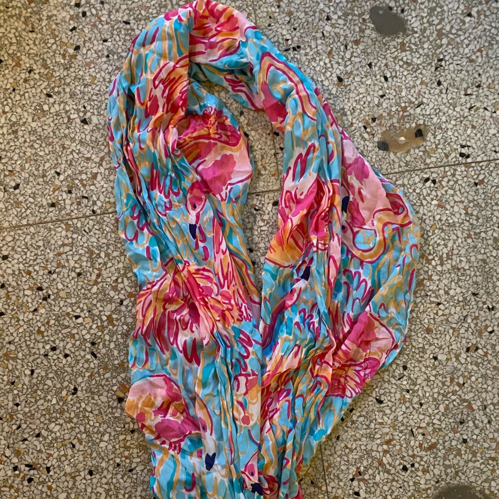 EUC Lilly Pulitzer Peel n Eat infinity scarf
